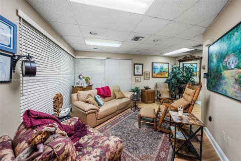 Immobilier commercial à vendre à Miami, Floride № 1775767 - photo 22