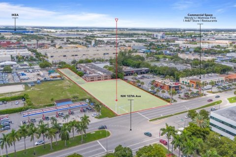 Propiedad comercial en venta en Sweetwater, Florida № 1943671 - foto 7