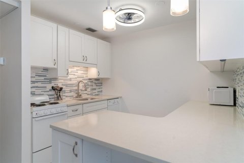 Condominio en venta en Bradenton, Florida, 1 dormitorio, 52.03 m2 № 1831719 - foto 11