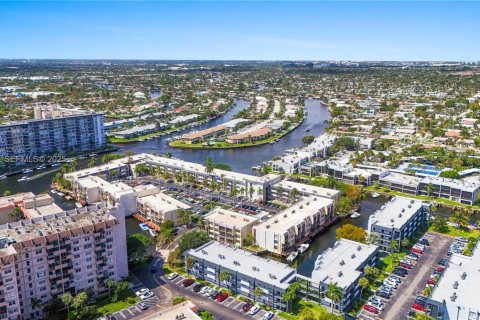 Condo in Pompano Beach, Florida, 2 bedrooms  № 1983655 - photo 7