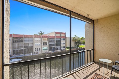 Condo in Pompano Beach, Florida, 2 bedrooms  № 1983655 - photo 29