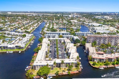 Condo in Pompano Beach, Florida, 2 bedrooms  № 1983655 - photo 4