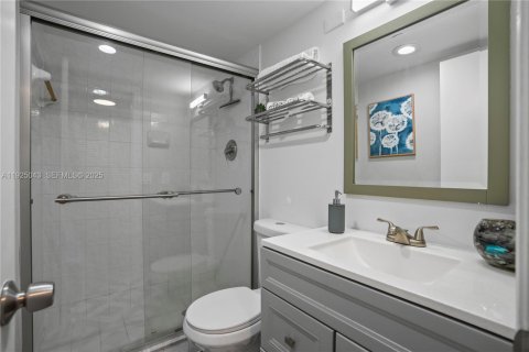 Condo in Pompano Beach, Florida, 2 bedrooms  № 1983655 - photo 15