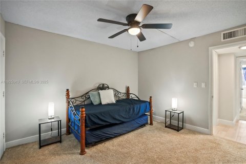 Condo in Pompano Beach, Florida, 2 bedrooms  № 1983655 - photo 13