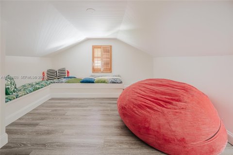 House in Miami, Florida 4 bedrooms, 181.07 sq.m. № 2035949 - photo 11