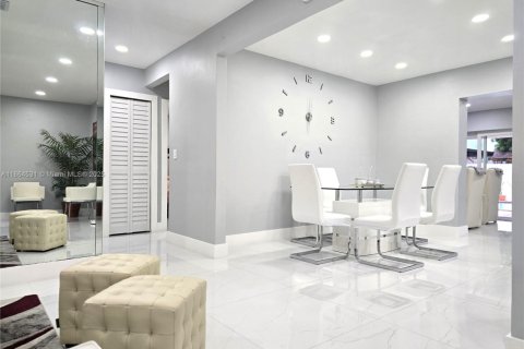 Купить виллу или дом в Хайалиа, Флорида 2 спальни, 118.26м2, № 1957919 - фото 8