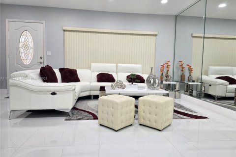 Купить виллу или дом в Хайалиа, Флорида 2 спальни, 118.26м2, № 1957919 - фото 5