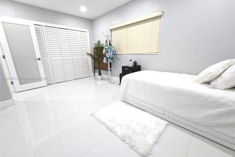 Купить виллу или дом в Хайалиа, Флорида 2 спальни, 118.26м2, № 1957919 - фото 17