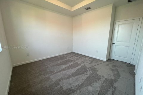 Touwnhouse à vendre à Miami, Floride: 3 chambres, 138.98 m2 № 1955836 - photo 16