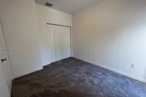 Touwnhouse à vendre à Miami, Floride: 3 chambres, 138.98 m2 № 1955836 - photo 17