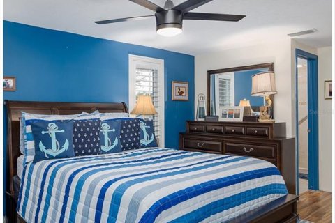 House in Port Richey, Florida 2 bedrooms, 144.93 sq.m. № 2106631 - photo 24
