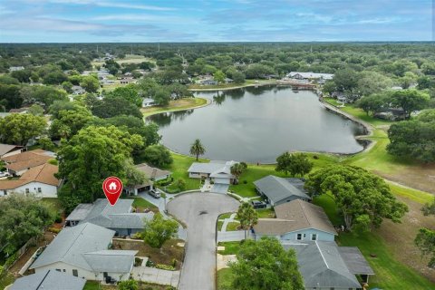 House in Port Richey, Florida 2 bedrooms, 144.93 sq.m. № 2106631 - photo 2