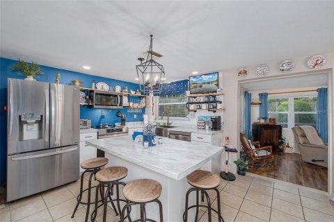House in Port Richey, Florida 2 bedrooms, 144.93 sq.m. № 2106631 - photo 8