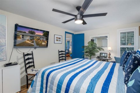 House in Port Richey, Florida 2 bedrooms, 144.93 sq.m. № 2106631 - photo 23