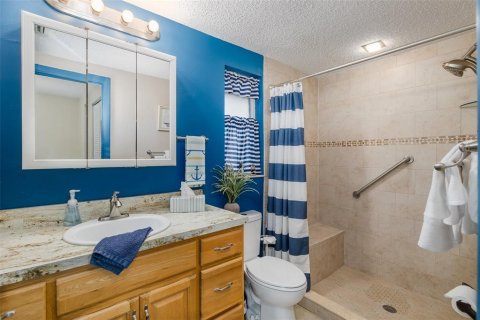House in Port Richey, Florida 2 bedrooms, 144.93 sq.m. № 2106631 - photo 26