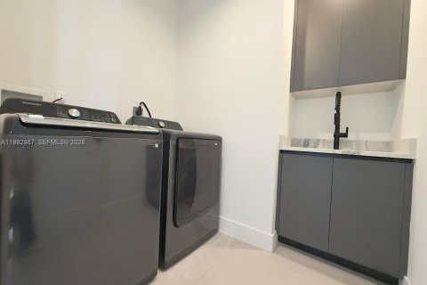 Купить виллу или дом в Форт-Лодердейл, Флорида 4 спальни, № 2056000 - фото 30