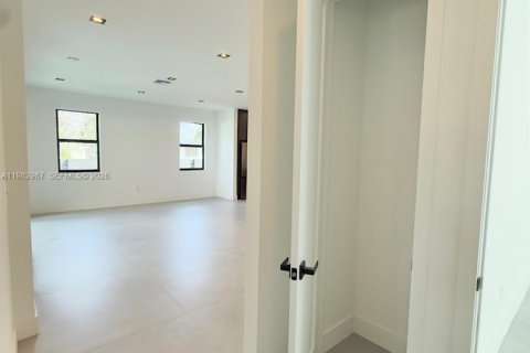 Купить виллу или дом в Форт-Лодердейл, Флорида 4 спальни, № 2056000 - фото 26