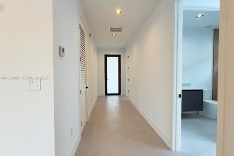 Купить виллу или дом в Форт-Лодердейл, Флорида 4 спальни, № 2056000 - фото 10