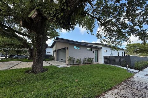 Купить виллу или дом в Форт-Лодердейл, Флорида 4 спальни, № 2056000 - фото 8