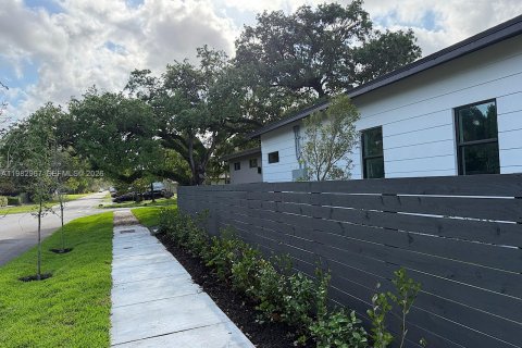 Купить виллу или дом в Форт-Лодердейл, Флорида 4 спальни, № 2056000 - фото 7