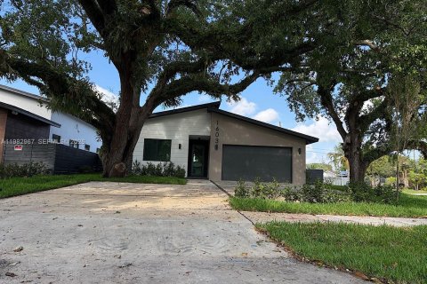 Купить виллу или дом в Форт-Лодердейл, Флорида 4 спальни, № 2056000 - фото 3