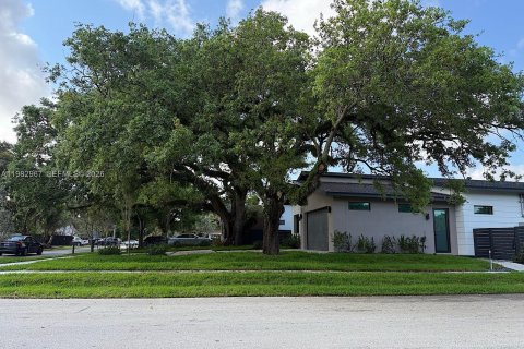 Купить виллу или дом в Форт-Лодердейл, Флорида 4 спальни, № 2056000 - фото 6