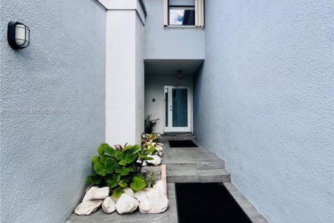 Touwnhouse à louer à Sunny Isles Beach, Floride: 3 chambres, 210.42 m2 № 2049817 - photo 4