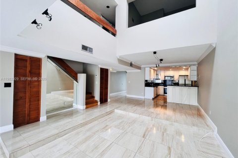 Touwnhouse à louer à Sunny Isles Beach, Floride: 3 chambres, 210.42 m2 № 2049817 - photo 15