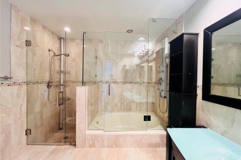 Touwnhouse à louer à Sunny Isles Beach, Floride: 3 chambres, 210.42 m2 № 2049817 - photo 26