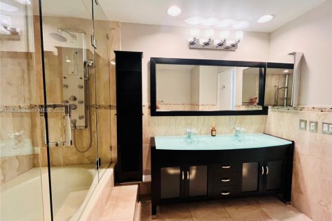 Touwnhouse à louer à Sunny Isles Beach, Floride: 3 chambres, 210.42 m2 № 2049817 - photo 25