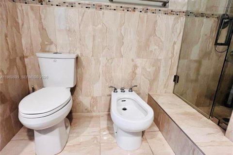 Touwnhouse à louer à Sunny Isles Beach, Floride: 3 chambres, 210.42 m2 № 2049817 - photo 29