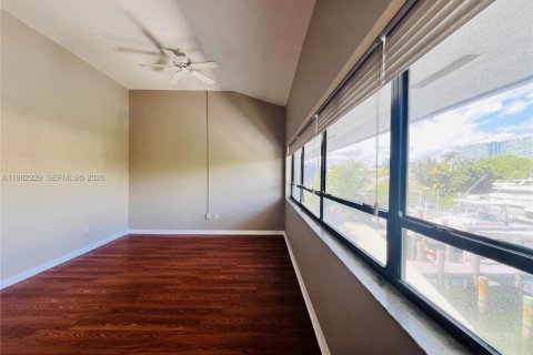 Touwnhouse à louer à Sunny Isles Beach, Floride: 3 chambres, 210.42 m2 № 2049817 - photo 21