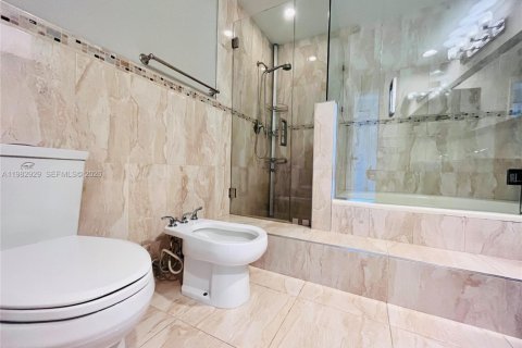 Touwnhouse à louer à Sunny Isles Beach, Floride: 3 chambres, 210.42 m2 № 2049817 - photo 28