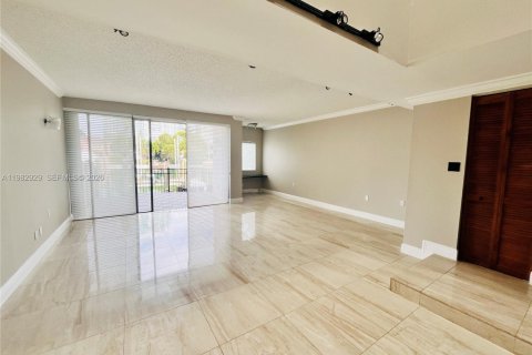 Touwnhouse à louer à Sunny Isles Beach, Floride: 3 chambres, 210.42 m2 № 2049817 - photo 11