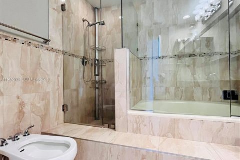 Touwnhouse à louer à Sunny Isles Beach, Floride: 3 chambres, 210.42 m2 № 2049817 - photo 27