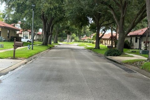 House in Orlando, Florida 3 bedrooms № 1830378 - photo 2