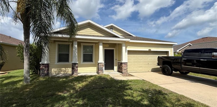 House in Ruskin, Florida 3 bedrooms, 168.15 sq.m. № 2228278