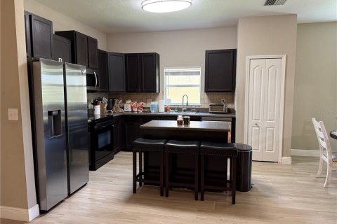 House in Ruskin, Florida 3 bedrooms, 168.15 sq.m. № 2228278 - photo 11