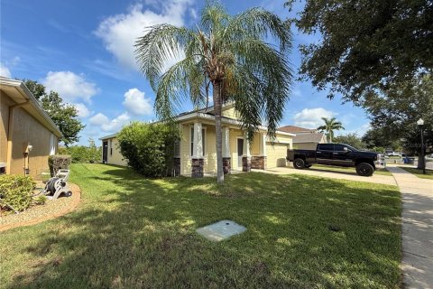 House in Ruskin, Florida 3 bedrooms, 168.15 sq.m. № 2228278 - photo 4