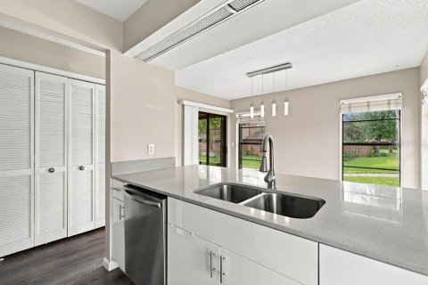 Touwnhouse à louer à Lake Mary, Floride: 2 chambres, 105.54 m2 № 2422698 - photo 10