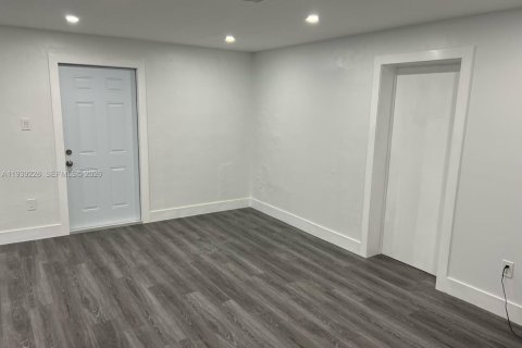 Villa ou maison à vendre à Hialeah, Floride: 3 chambres, 89.37 m2 № 1997653 - photo 4