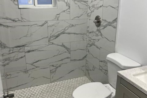 Villa ou maison à vendre à Hialeah, Floride: 3 chambres, 89.37 m2 № 1997653 - photo 8