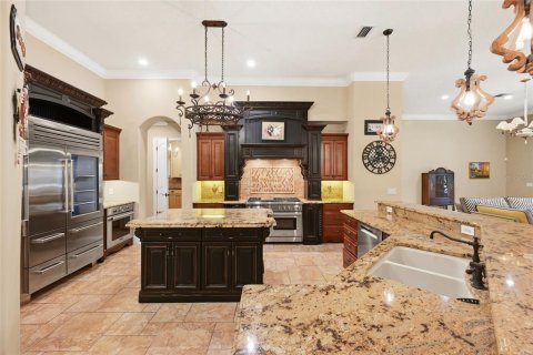 House in Windermere, Florida 6 bedrooms, 526.38 sq.m. № 2283685 - photo 17