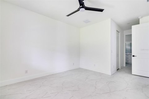 House in Port Charlotte, Florida 3 bedrooms, 153.57 sq.m. № 1869339 - photo 30