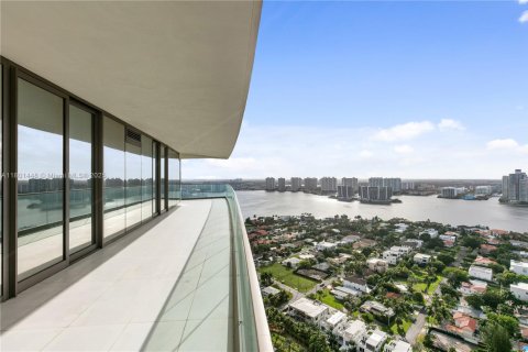 Condo in Sunny Isles Beach, Florida, 2 bedrooms  № 1697596 - photo 27