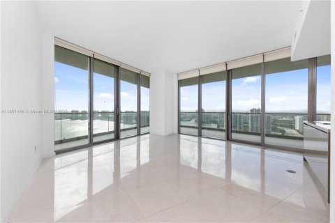Condo in Sunny Isles Beach, Florida, 2 bedrooms  № 1697596 - photo 10