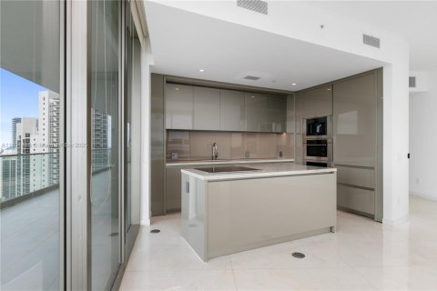 Condo in Sunny Isles Beach, Florida, 2 bedrooms  № 1697596 - photo 16