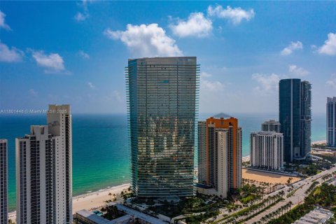 Condo in Sunny Isles Beach, Florida, 2 bedrooms  № 1697596 - photo 2