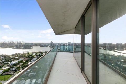 Condo in Sunny Isles Beach, Florida, 2 bedrooms  № 1697596 - photo 29