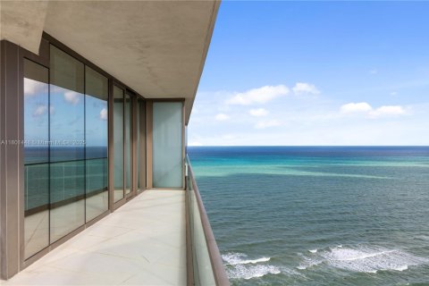 Condo in Sunny Isles Beach, Florida, 2 bedrooms  № 1697596 - photo 25